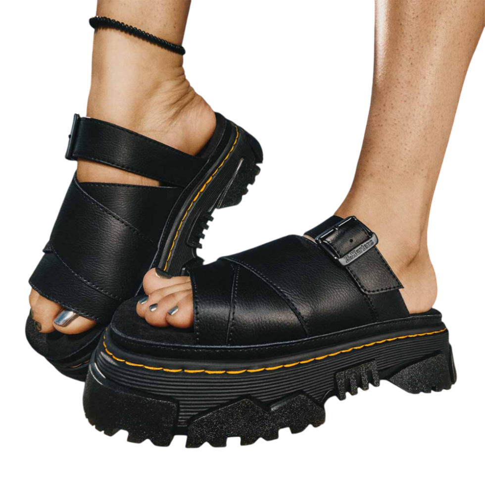 Dr. Martens כפכפי פלטפורמה שחורים לנשים עם אבזם