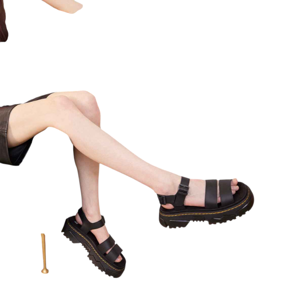Dr. Martens סנדלי פלטפורמה שחורים לנשים – רצועות רחבות